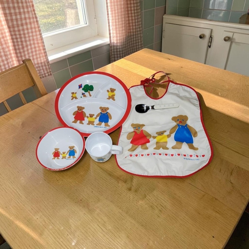 Vintage 1987 Mervyn's Teddy Bear Baby Feeding Set Plate Bowl Cup Bib Spoon